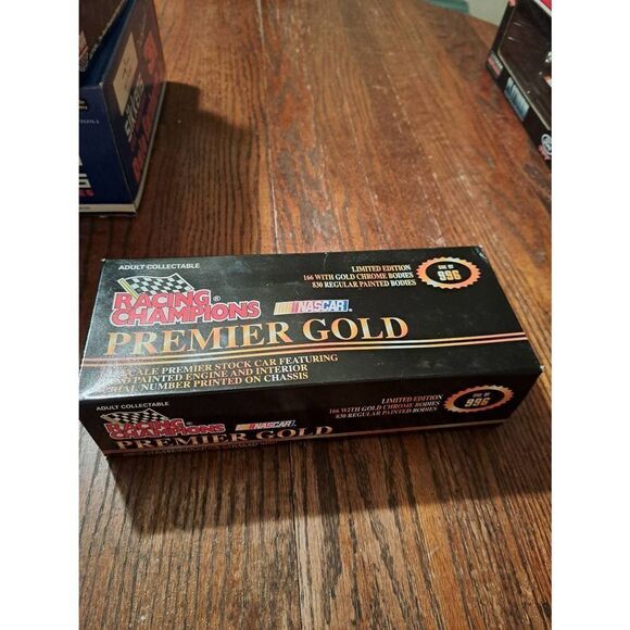 Vintage 96 Racing Champions Mark Martin Valvoline Die Cast Nascar Race Car - Picture 11 of 12